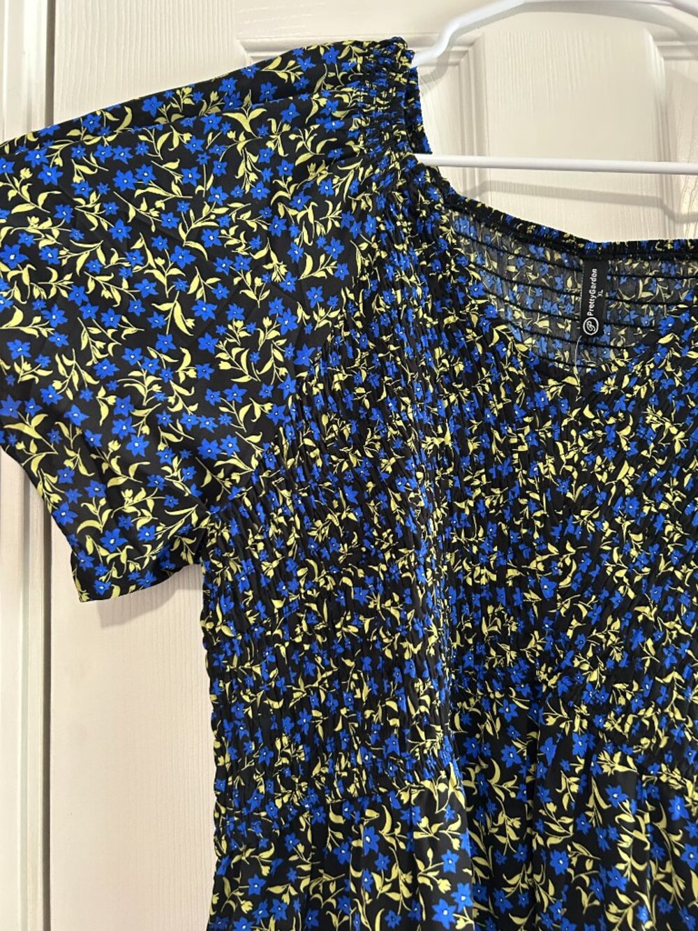 Blue and Black Floral Smocked Dress XL (PrettyGarden) - Picture 3 of 4